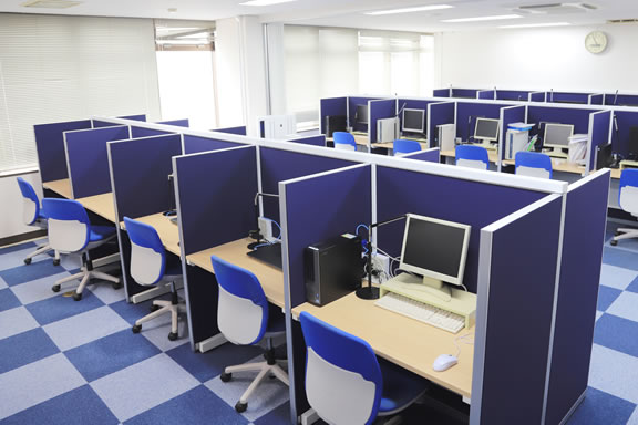 高卒浪人生専用個別ブースで集中学習できる